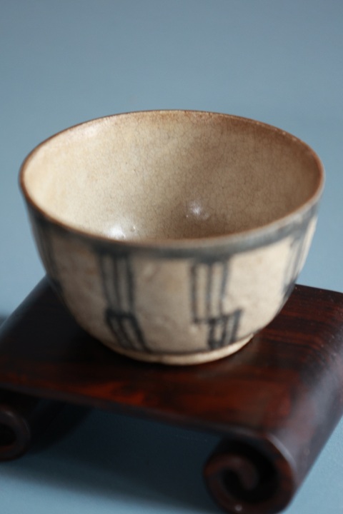 古玩陶瓷梵字紋青花杯真品鑒賞圖