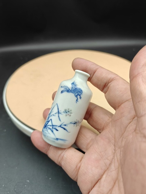 古玩陶瓷晚清青花釉里紅鼻煙壺真品鑒賞圖