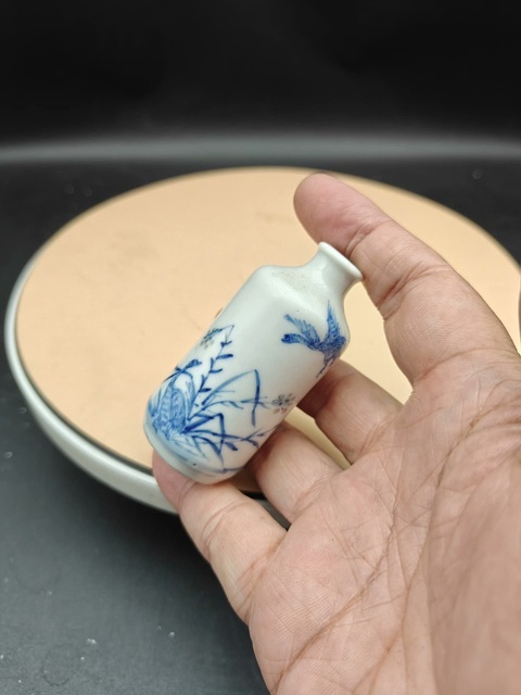 古玩陶瓷晚清青花釉里紅鼻煙壺真品鑒賞圖