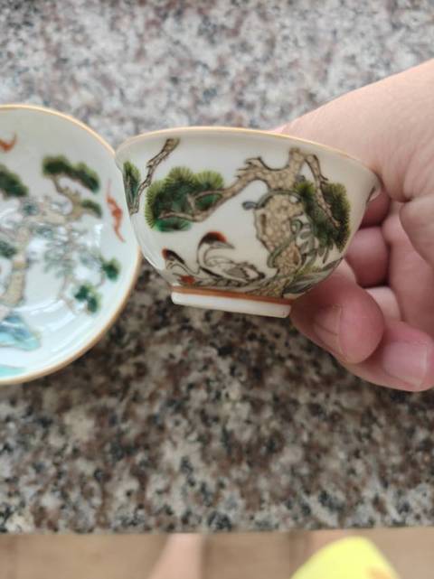 古玩陶瓷粉彩杯盤真品鑒賞圖