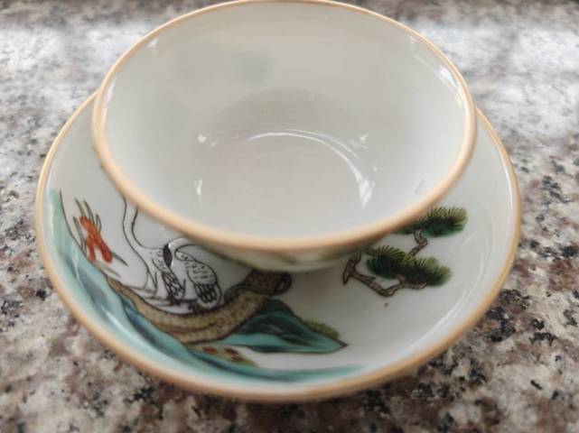 古玩陶瓷粉彩杯盤真品鑒賞圖