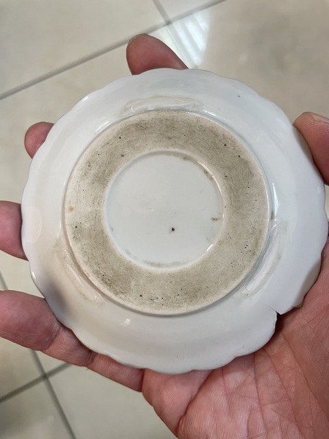 古玩陶瓷花卉紋青花玉環底盤真品鑒賞圖