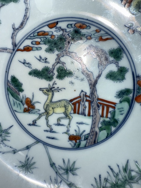 古玩陶瓷斗彩松鹿圖盤(pán)真品鑒賞圖