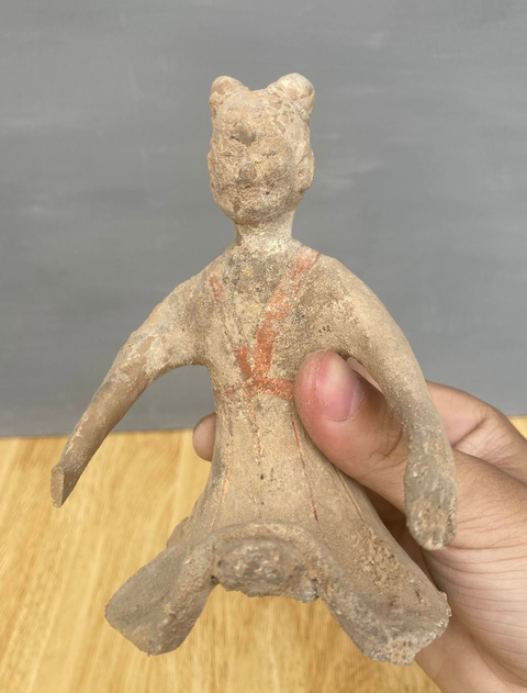 古玩陶瓷北朝仕女陶俑真品鑒賞圖