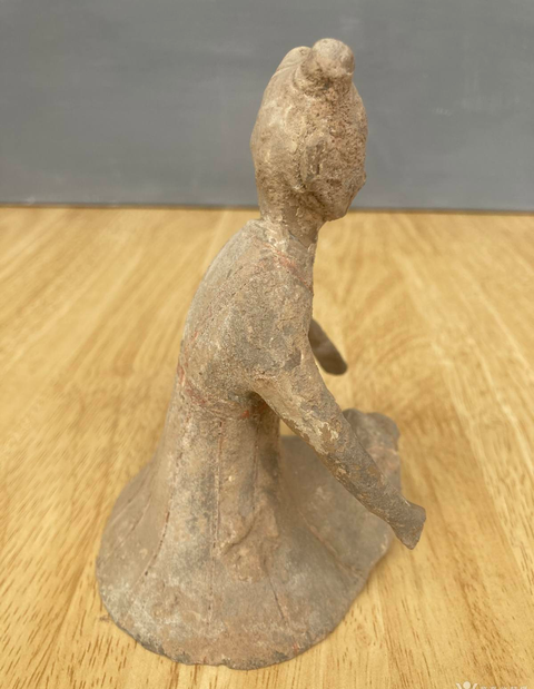 古玩陶瓷北朝仕女陶俑真品鑒賞圖