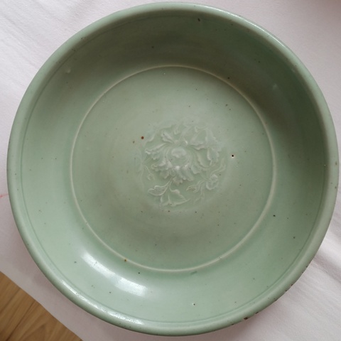 古玩陶瓷龍泉窯青釉盤真品鑒賞圖
