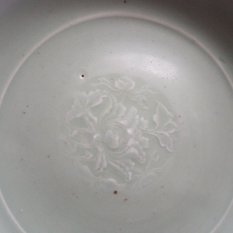 古玩陶瓷龍泉窯青釉盤真品鑒賞圖