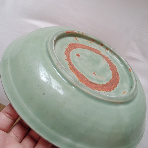 古玩陶瓷龍泉窯青釉盤真品鑒賞圖