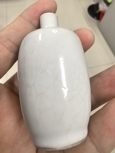 古玩陶瓷哥釉鼻煙壺真品鑒賞圖