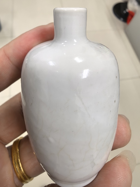 古玩陶瓷哥釉鼻煙壺真品鑒賞圖