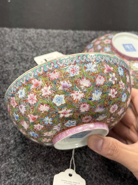 古玩陶瓷琺瑯彩風格花卉紋碗真品鑒賞圖