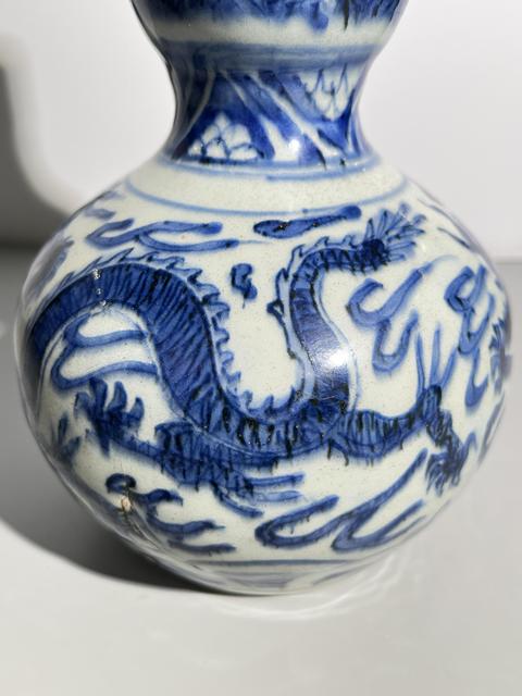 古玩陶瓷明代嘉萬時期青花龍紋葫蘆瓶真品鑒賞圖