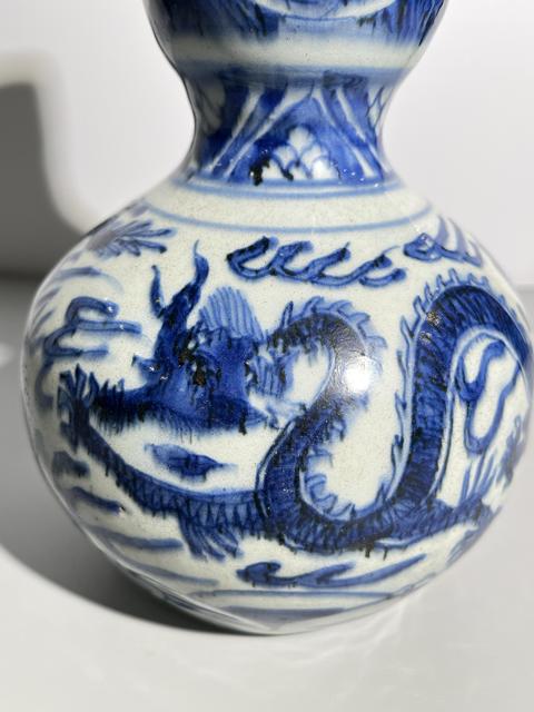 古玩陶瓷明代嘉萬時期青花龍紋葫蘆瓶真品鑒賞圖
