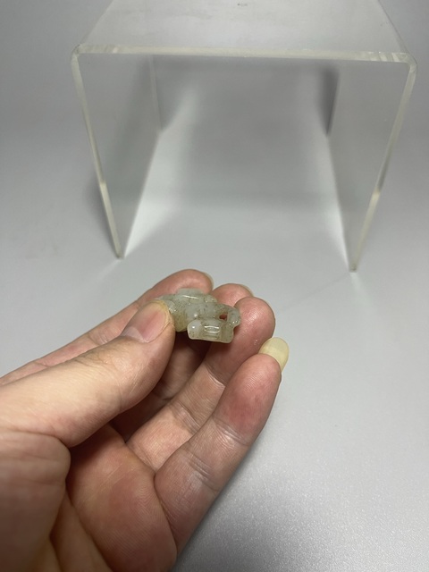 古玩陶瓷靈猴獻壽桃拍賣，當前價格0元