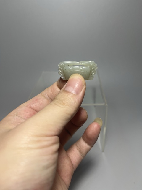 古玩陶瓷八方來財(cái)玉雕件真品鑒賞圖