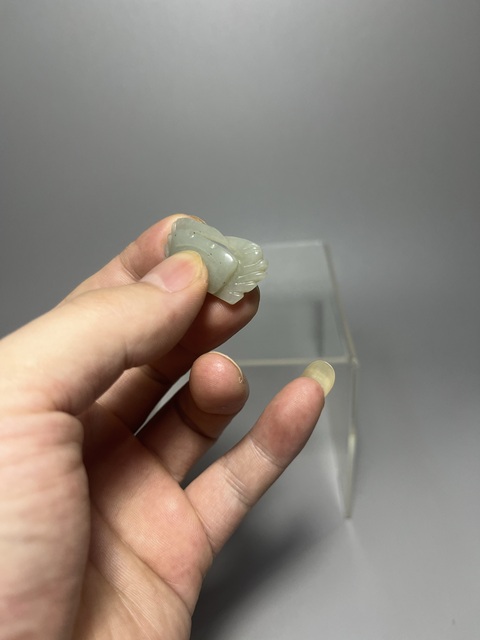 古玩陶瓷八方來財(cái)玉雕件真品鑒賞圖