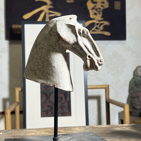 古玩陶瓷漢代陶馬頭拍賣,當前價格2000元