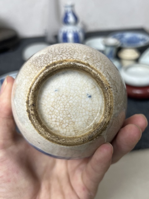 古玩陶瓷哥釉青花山水人物紋錐把瓶真品鑒賞圖