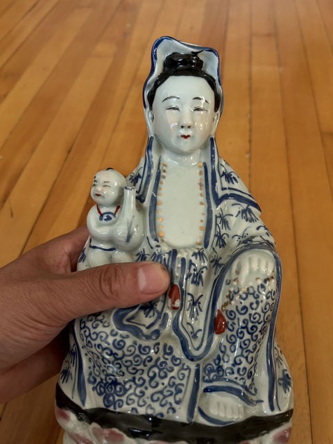 古玩陶瓷清末民初 藍(lán)料彩加粉彩送子觀音造像真品鑒賞圖