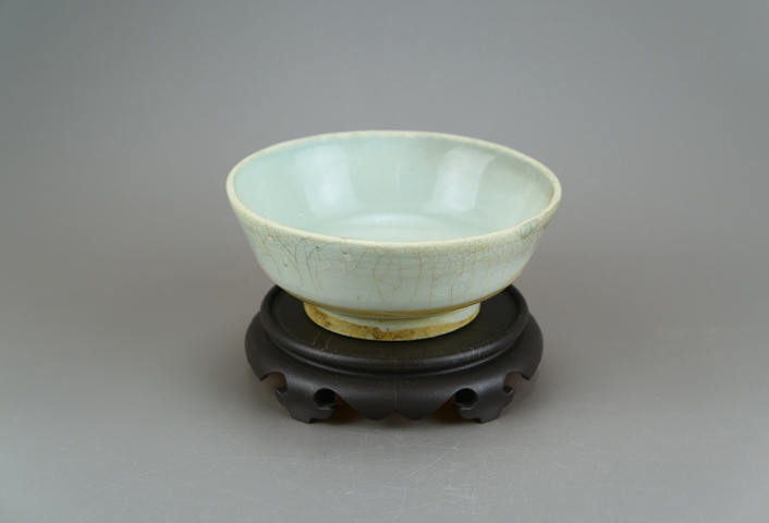古玩陶瓷精品:元代影青釉綠彩茶碗(稀少品種)拍賣,當(dāng)前價(jià)格115元