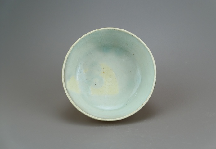 古玩陶瓷精品:元代影青釉綠彩茶碗(稀少品種)拍賣,當(dāng)前價(jià)格115元