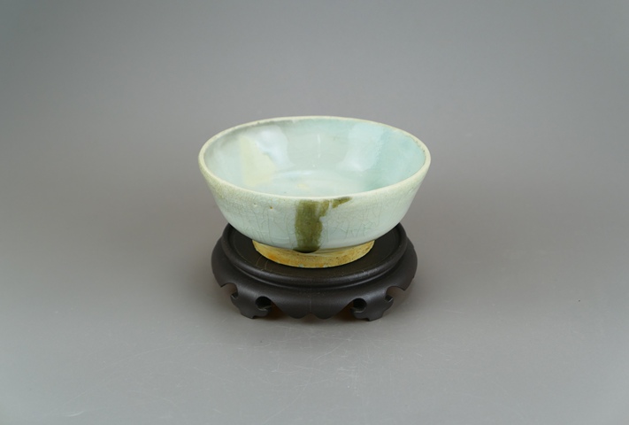 古玩陶瓷精品:元代影青釉綠彩茶碗(稀少品種)拍賣,當(dāng)前價(jià)格115元