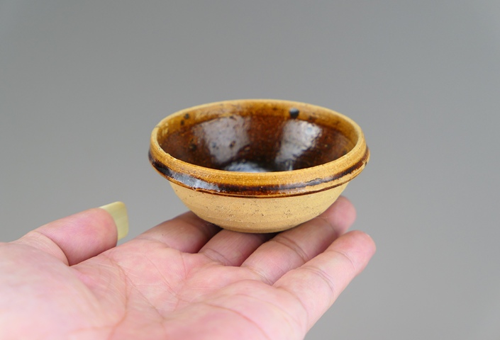 古玩陶瓷明末清初.吉州窯紫金釉束口盞拍賣,當(dāng)前價格34元