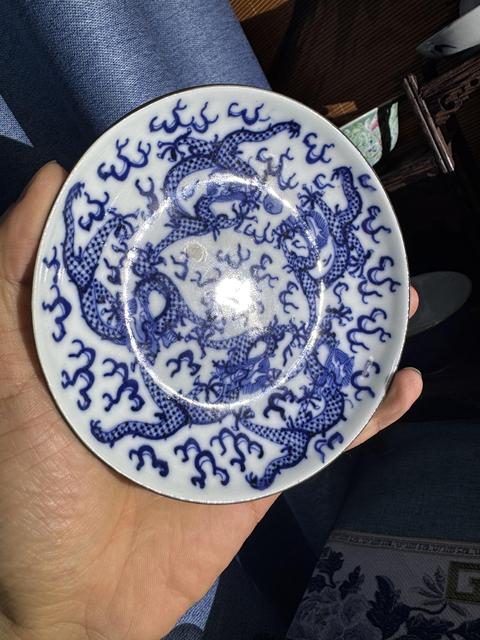 古玩陶瓷青花趕珠龍紋盤真品鑒賞圖