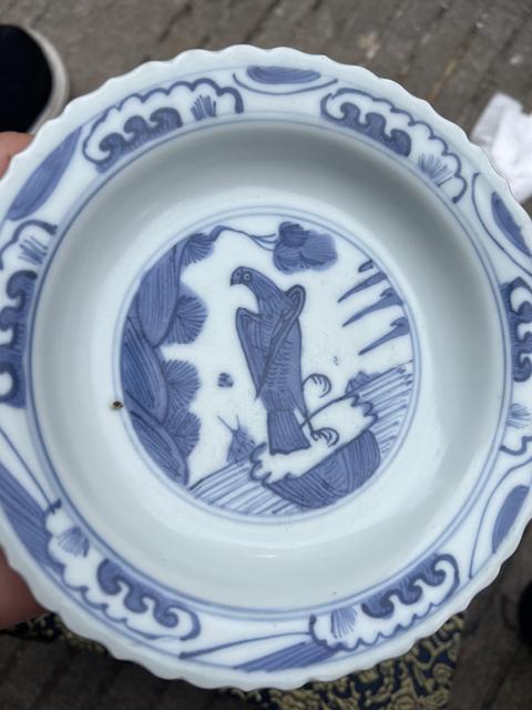古玩陶瓷青花英雄獨(dú)立圖龍紋盤真品鑒賞圖