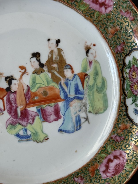 古玩陶瓷人物紋廣彩盤真品鑒賞圖