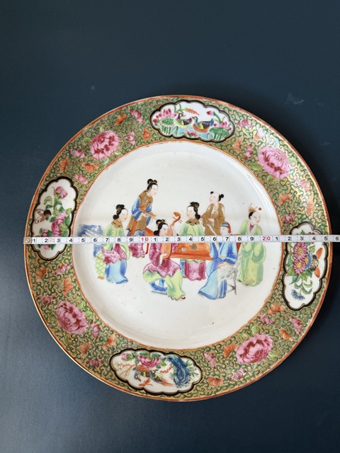 古玩陶瓷人物紋廣彩盤真品鑒賞圖