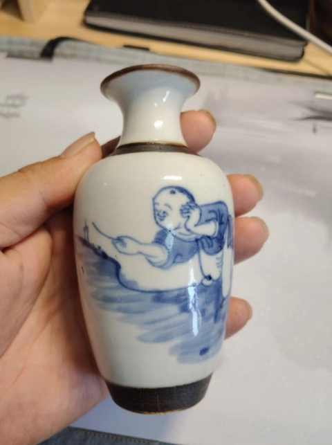 古玩陶瓷青花人物小瓶拍賣，當前價格1980元