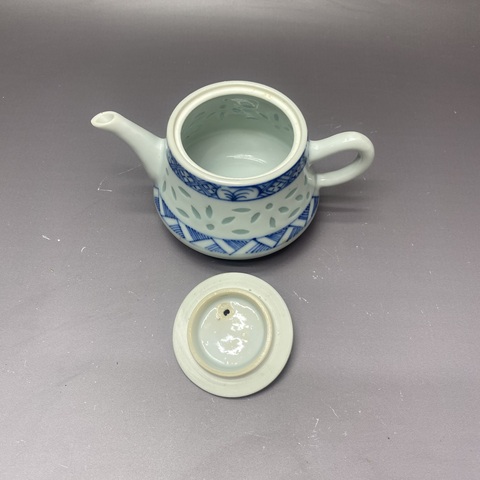 古玩陶瓷清晚期·玲瓏瓷青花執壺拍賣,當前價格1390元