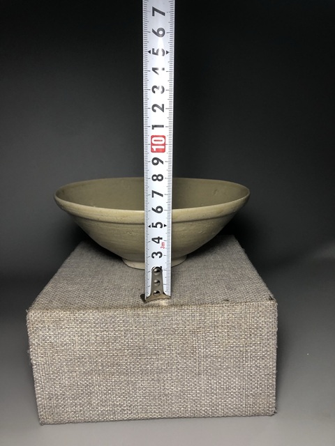 古玩陶瓷宋代唇口圈足碗真品鑒賞圖