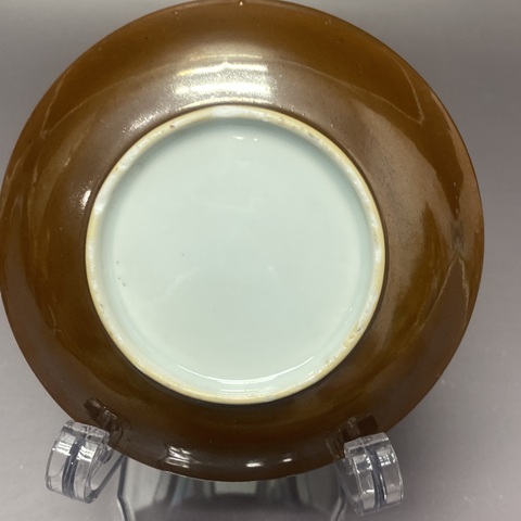 古玩陶瓷外紫金釉內粉彩花卉紋盤真品鑒賞圖