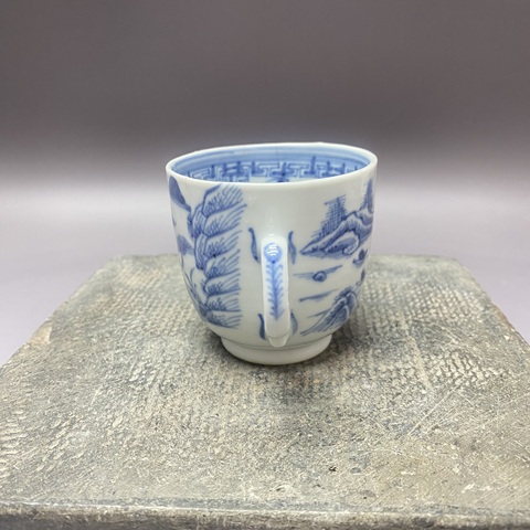 古玩陶瓷清乾隆·樓臺亭閣山水青花執杯拍賣,當前價格469元