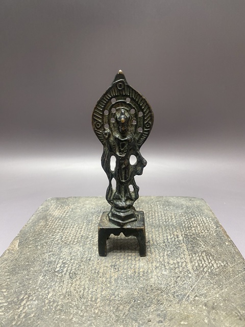 古玩陶瓷板凳佛真品鑒賞圖