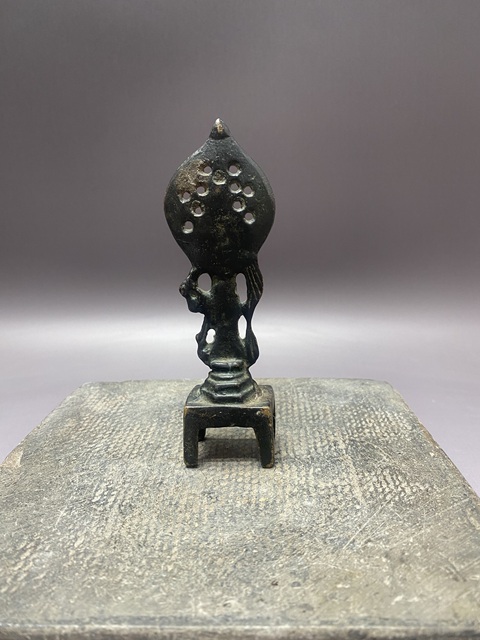 古玩陶瓷板凳佛真品鑒賞圖