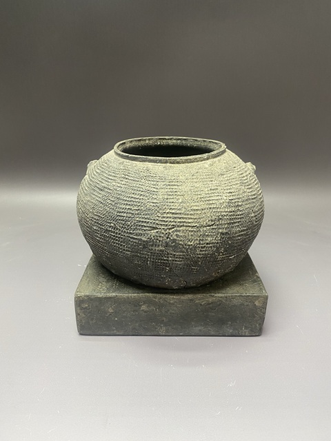 古玩陶瓷灰陶印花罐真品鑒賞圖