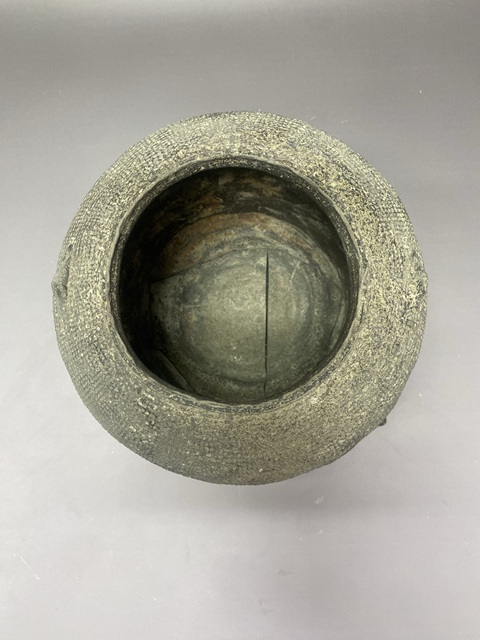 古玩陶瓷灰陶印花罐真品鑒賞圖