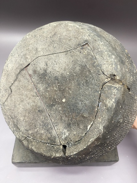 古玩陶瓷灰陶印花罐真品鑒賞圖