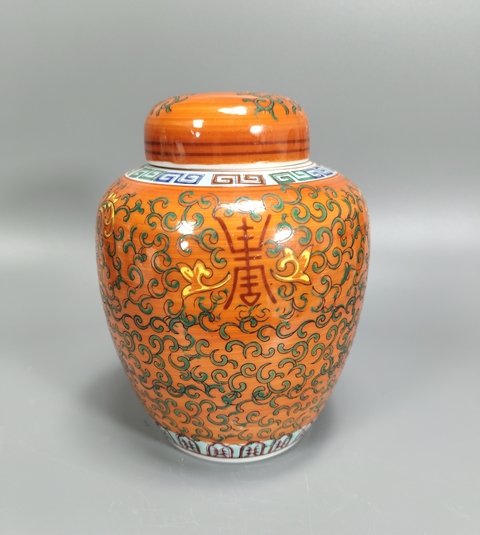 古玩陶瓷珊瑚紅粉彩花間壽字紋罐真品鑒賞圖