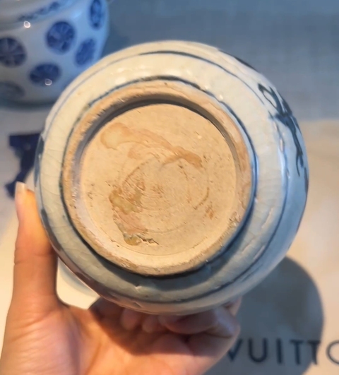 古玩陶瓷青花花卉紋蓋罐真品鑒賞圖
