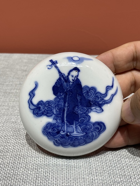 古玩陶瓷清代光緒青花人物紋印泥盒真品鑒賞圖