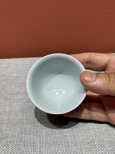 古玩陶瓷清代乾隆青花花卉紋杯真品鑒賞圖