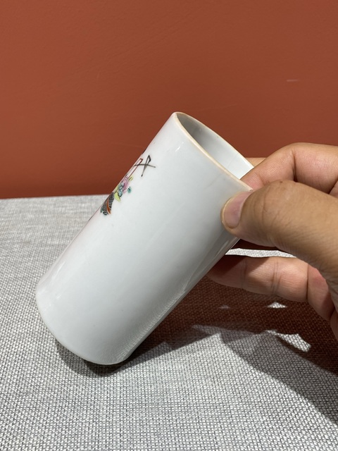 古玩陶瓷清代同治粉彩人物紋筆筒真品鑒賞圖