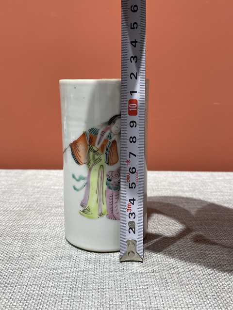 古玩陶瓷清代同治粉彩人物紋筆筒真品鑒賞圖