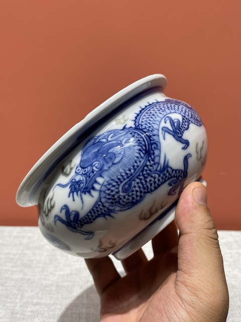 古玩陶瓷清代中期青花釉里紅龍紋香爐拍賣，當前價格7200元