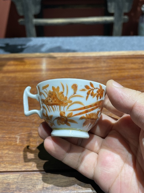 古玩陶瓷清代咸豐礬紅描金花鳥紋杯真品鑒賞圖