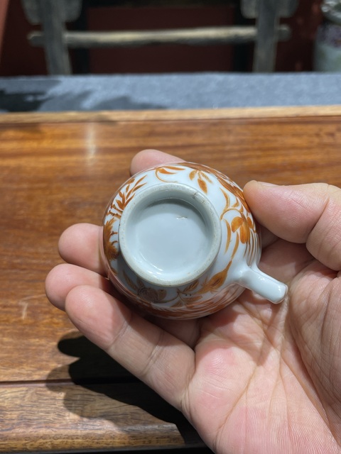 古玩陶瓷清代咸豐礬紅描金花鳥紋杯真品鑒賞圖